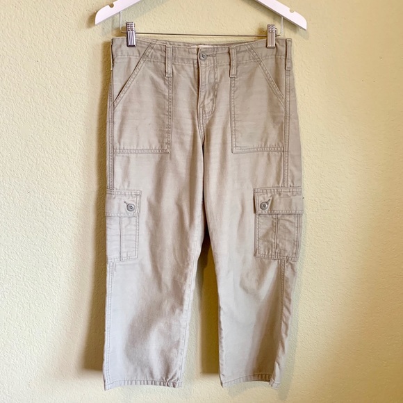 Levi's Pants - Levi’s Olive Green Cargo Capris Pants